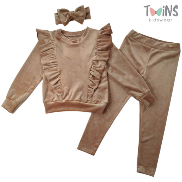 ΒΕΛΟΥΔΙΝΗ ΦΟΡΜΑ ΜΕ ΚΟΡΔΕΛΑ